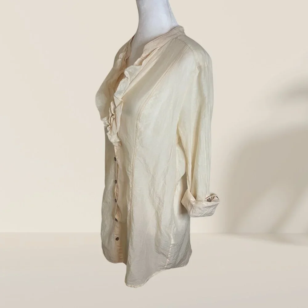 H&M Ruffled Button-Up Blouse – Size 14 🤍 Feminine & Chic